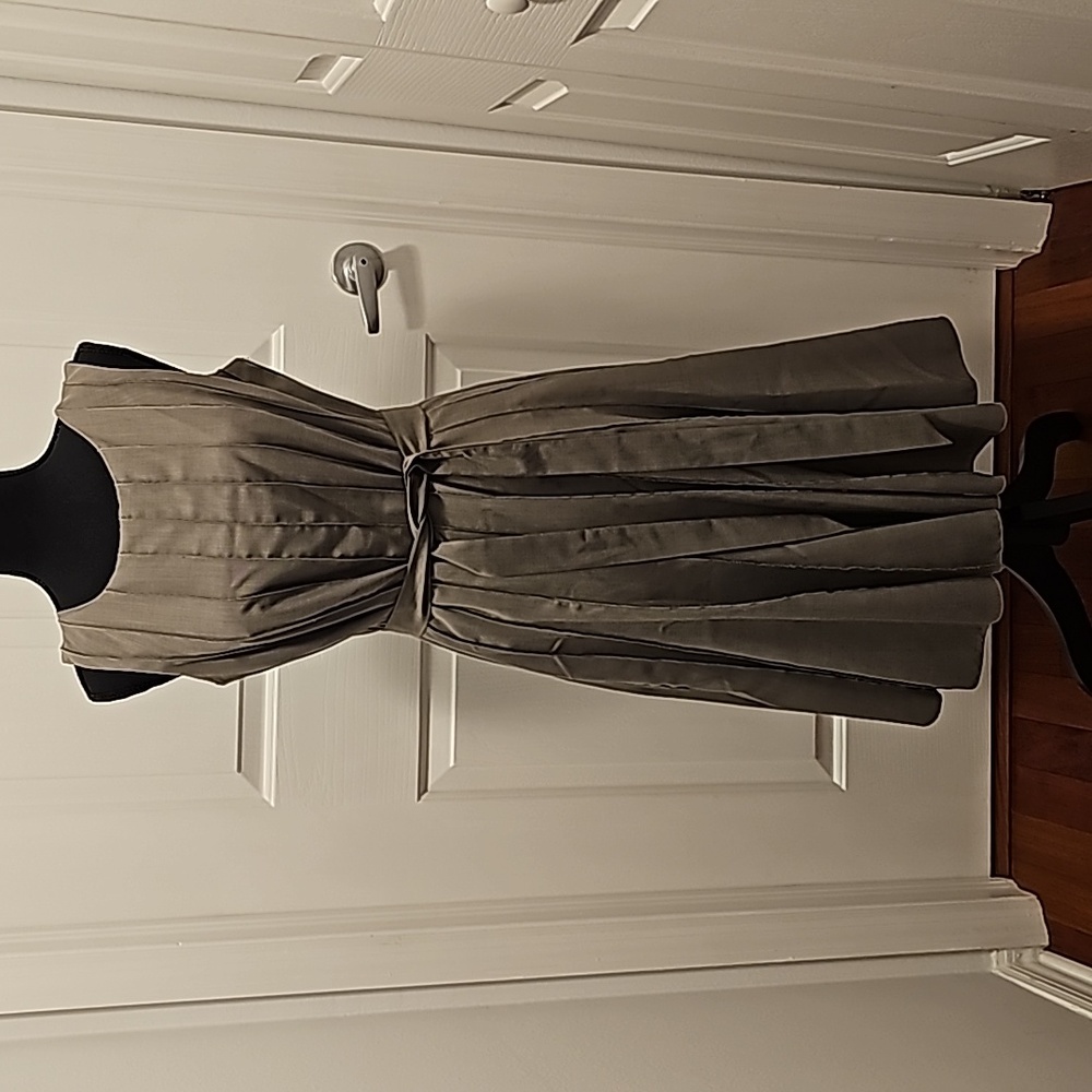 Dress - Picture 2 of 3